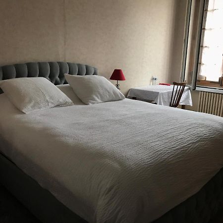 Hotel Logis Le Cheval Blanc Saint-Just  Exterior foto