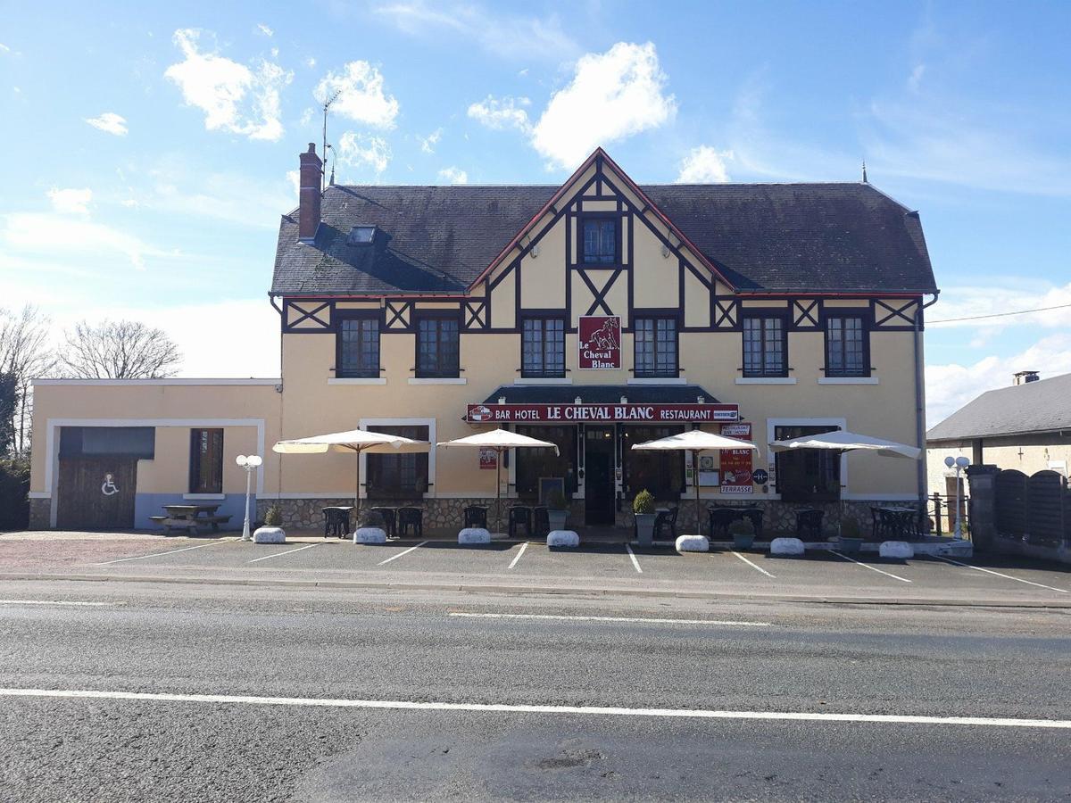 Hotel Logis Le Cheval Blanc Saint-Just  Exterior foto